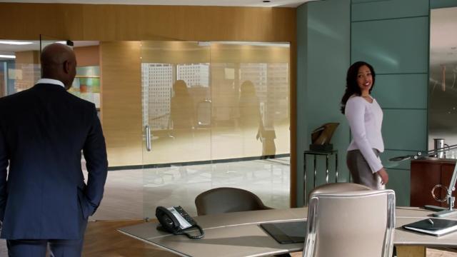 Breakfast, Lunch and Dinner - 2 серия, 4 сезона, сериала Форс-мажоры (2011)