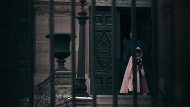 Багаж - 3 серия, 2 сезона, сериала Рассказ служанки (2017)