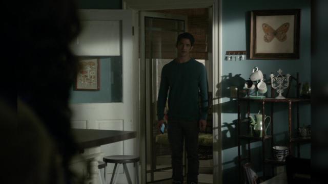 Face-to-Faceless - 14 серия, 6 сезона, сериала Оборотень (2011)