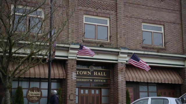 The Green Glow - 7 серия, 1 сезона, сериала Засланец из космоса (2021)