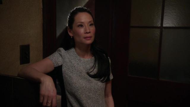 Уши в подарок - 17 серия, 2 сезона, сериала Элементарно (2012)