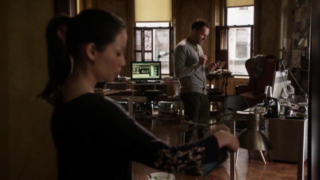 Повсюду дежавю - 18 серия, 1 сезона, сериала Элементарно (2012)