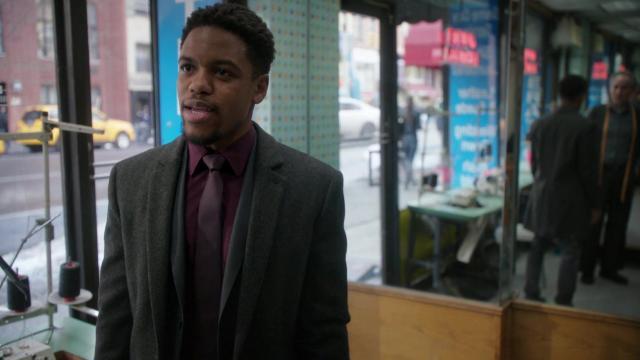 Ты поймал меня, но кто поймал тебя? - 17 серия, 4 сезона, сериала Элементарно (2012)