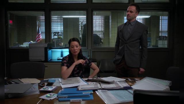 Столкновение и лёд - 17 серия, 3 сезона, сериала Элементарно (2012)