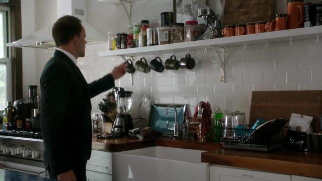 Бесконечная способность испытания боли - 1 серия, 6 сезона, сериала Элементарно (2012)