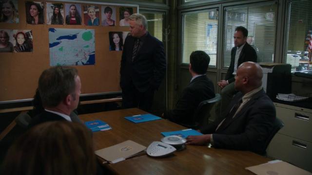 Трезвые товарищи - 7 серия, 6 сезона, сериала Элементарно (2012)