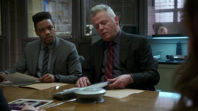 Убит в реале - 14 серия, 5 сезона, сериала Элементарно (2012)