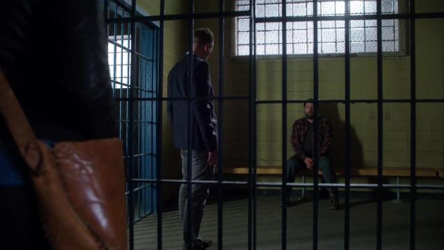 Пять оранжевых пимпочек - 2 серия, 3 сезона, сериала Элементарно (2012)