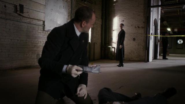 Движущиеся цели - 22 серия, 5 сезона, сериала Элементарно (2012)