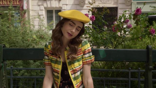 Scents & Sensibility - 9 серия, 2 сезона, сериала Эмили в Париже (2020)