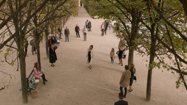 Безвкусица - 6 серия, 1 сезона, сериала Эмили в Париже (2020)