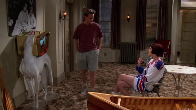 Эпизод с новой подругой Джо - 5 серия, 4 сезона, сериала Друзья (1994)