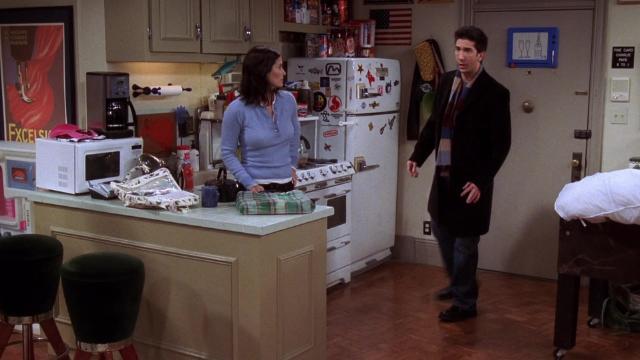 Эпизод со свадьбой Фиби - 12 серия, 10 сезона, сериала Друзья (1994)