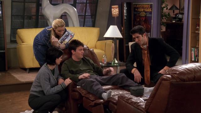 Эпизод с Грязным Днем Джо - 14 серия, 4 сезона, сериала Друзья (1994)