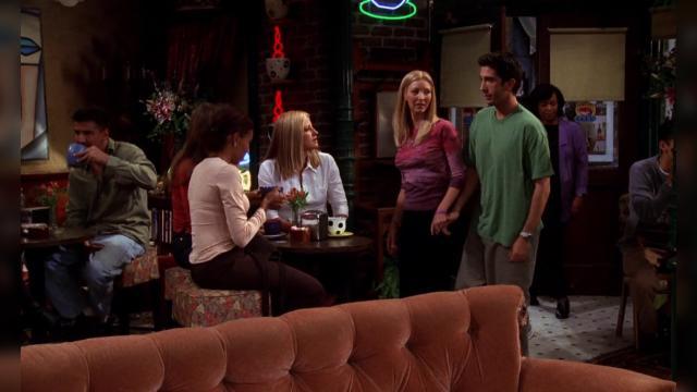 Эпизод, в котором Росс обнимает Рэйчел - 2 серия, 6 сезона, сериала Друзья (1994)