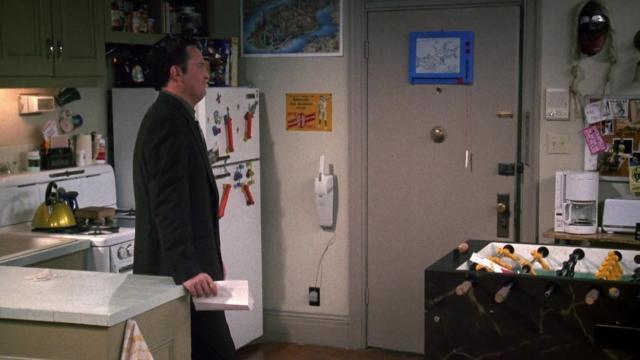 Эпизод, в котором Джо теряет свою медицинскую страховку - 4 серия, 6 сезона, сериала Друзья (1994)