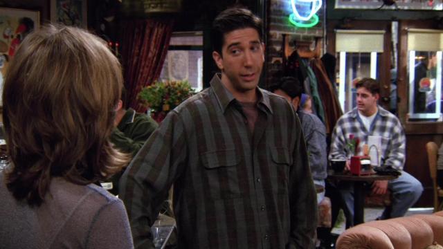 Эпизод, где смотрят видео с выпускного бала - 14 серия, 2 сезона, сериала Друзья (1994)