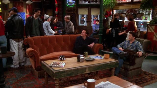 Эпизод с дешёвым свадебным платьем - 17 серия, 7 сезона, сериала Друзья (1994)