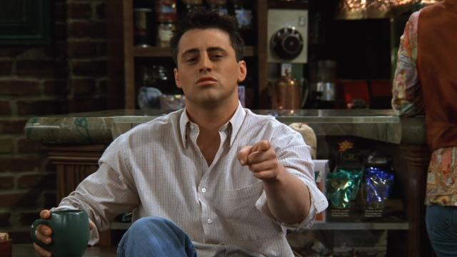 Эпизод с крошечной футболкой - 19 серия, 3 сезона, сериала Друзья (1994)