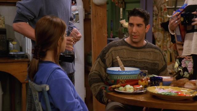 Эпизод, где Чендлер не помнит какая сестра - 11 серия, 3 сезона, сериала Друзья (1994)