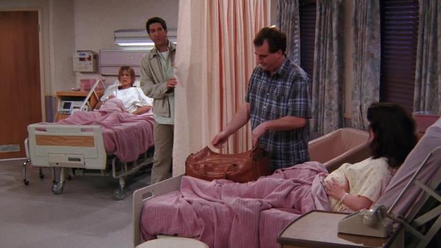 Эпизод в котором рождается ребенок, часть 1 - 23 серия, 8 сезона, сериала Друзья (1994)