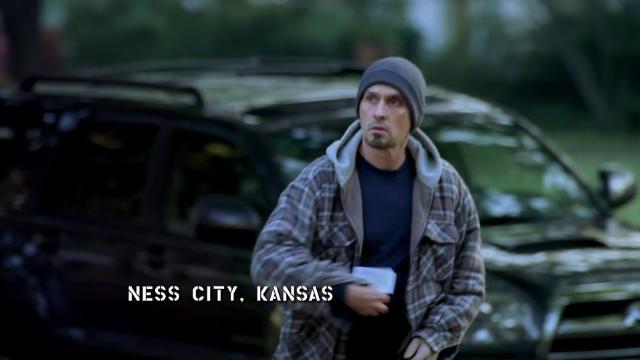 Между двух огней - 13 серия, 2 сезона, сериала Побег (2005)