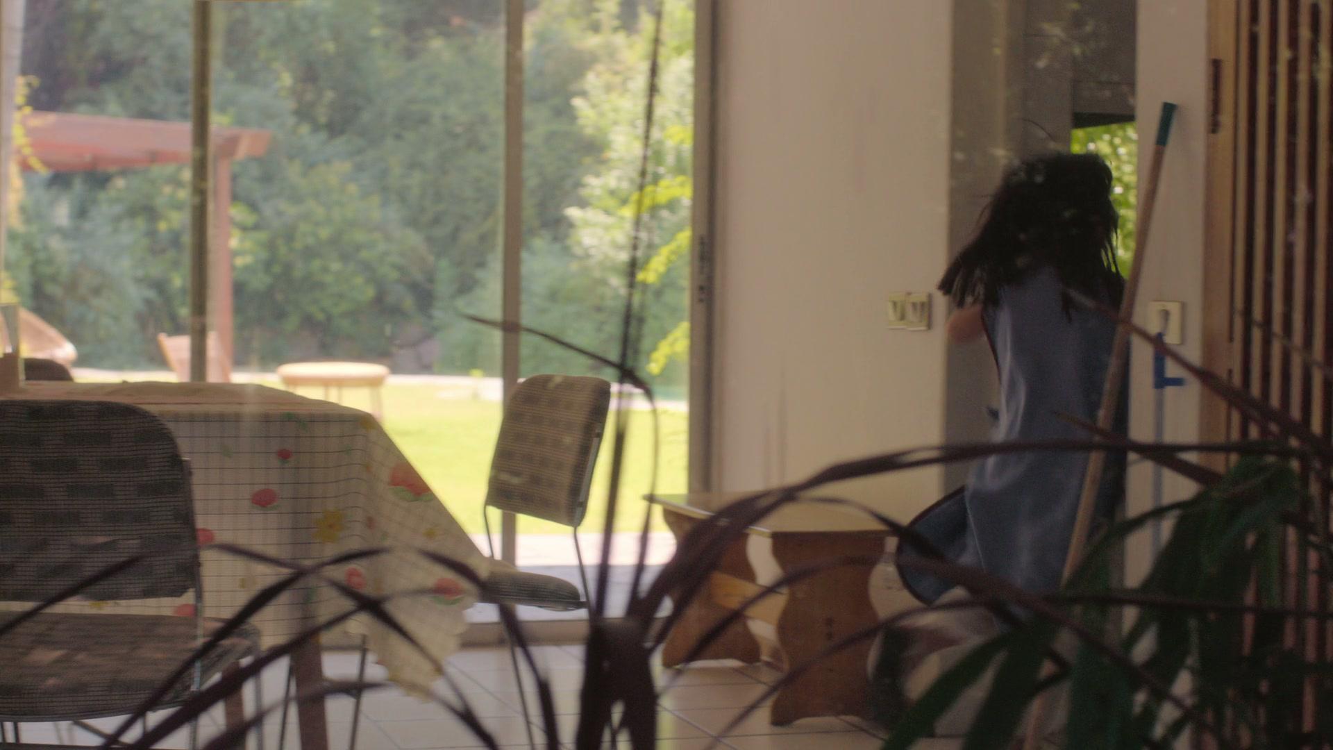 Фильм Плыви ко мне (2025)