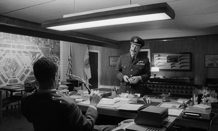 Фильм Доктор Стрейнджлав, или Как я научился не волноваться и полюбил атомную бомбу (1963)