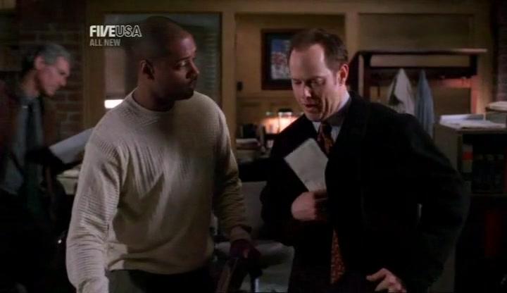 Сериал Защитник (2001) 2 сезон 15 эпизод