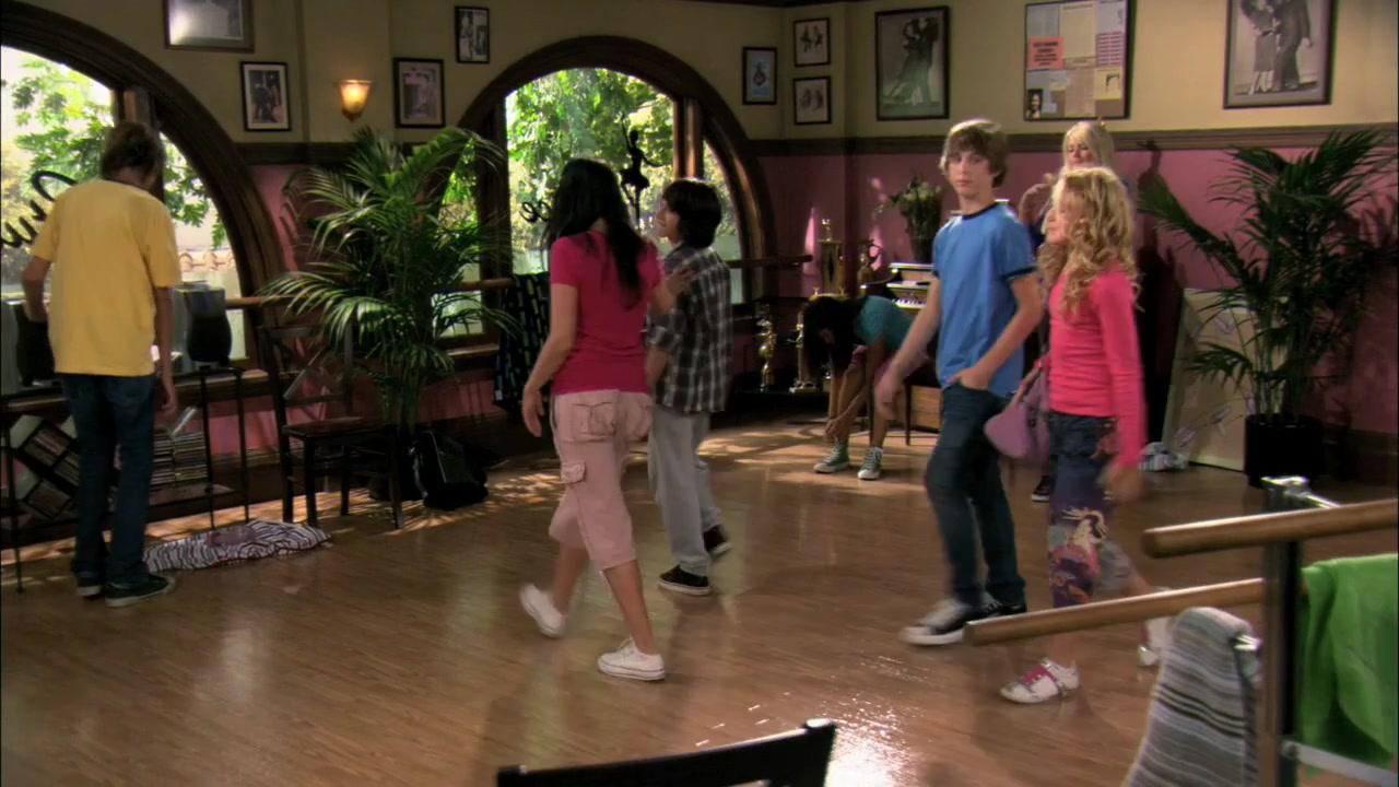 Сериал Холостяк Гари (2008) 2 сезон 1 эпизод