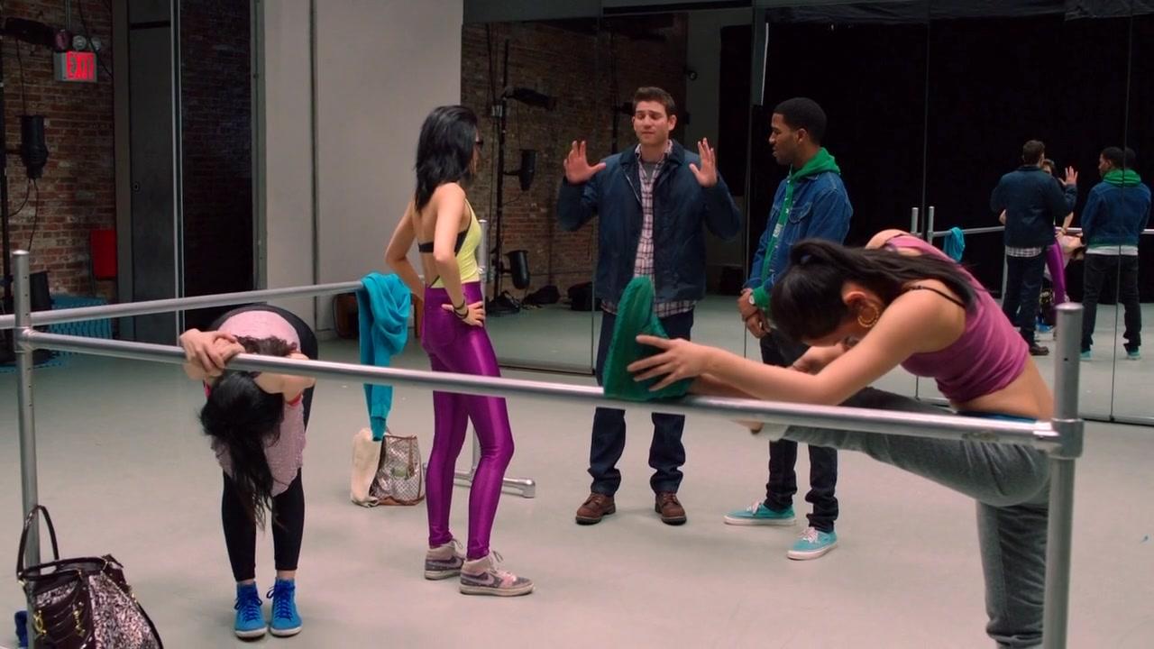 Сериал Как это делается в Америке (2010) 2 сезон 1 эпизод