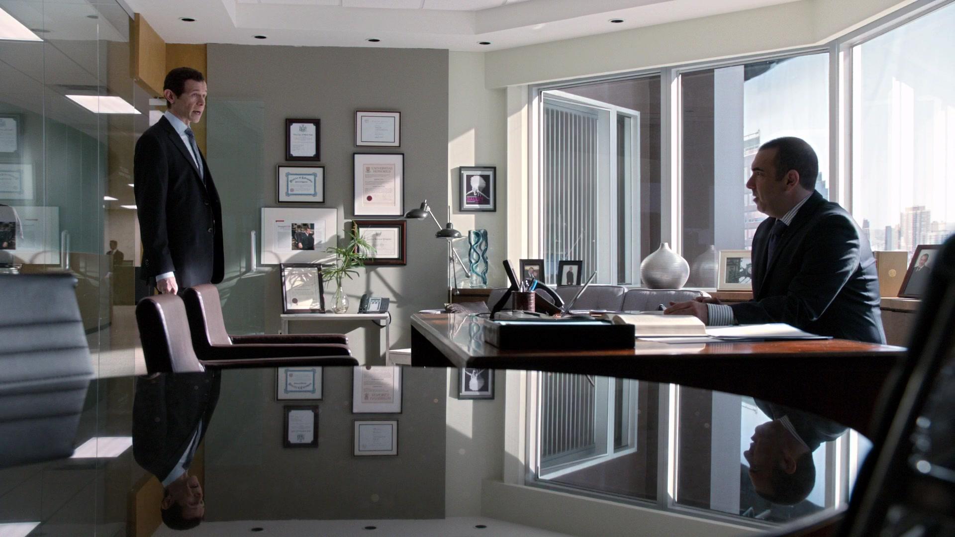 Сериал Форс-мажоры (2011) 3 сезон 5 эпизод