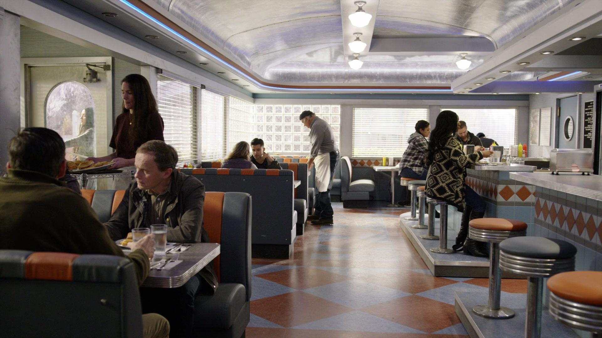 Сериал Засланец из космоса (2021) 1 сезон 2 эпизод