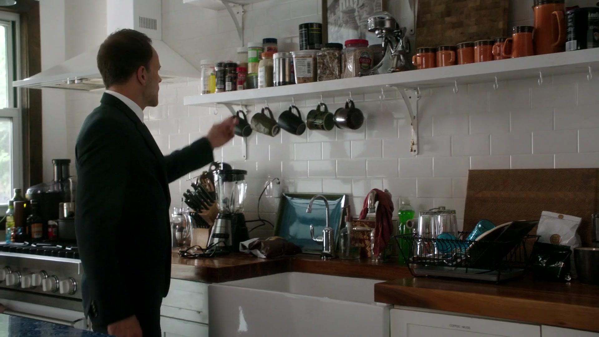 Сериал Элементарно (2012) 6 сезон 1 эпизод