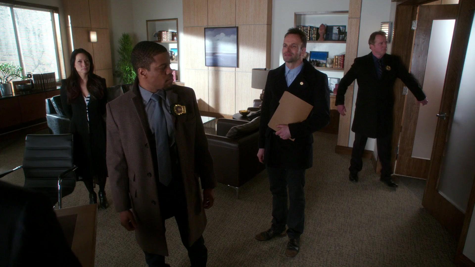 Сериал Элементарно (2012) 3 сезон 22 эпизод